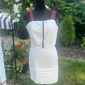 Stunning white sexy 2 pc !!  I have an XL and medium.